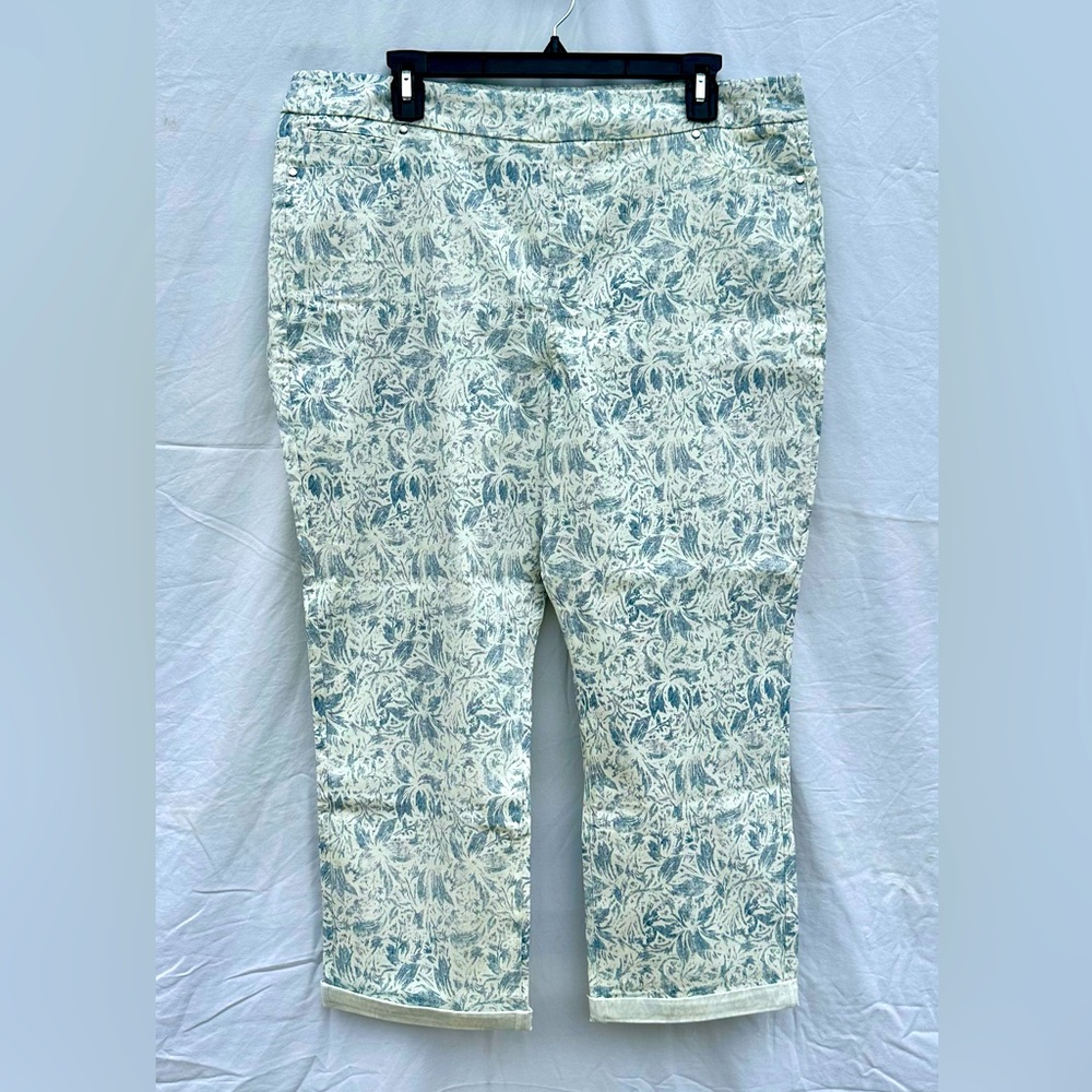 NWT cream capri pants with light blue floral print